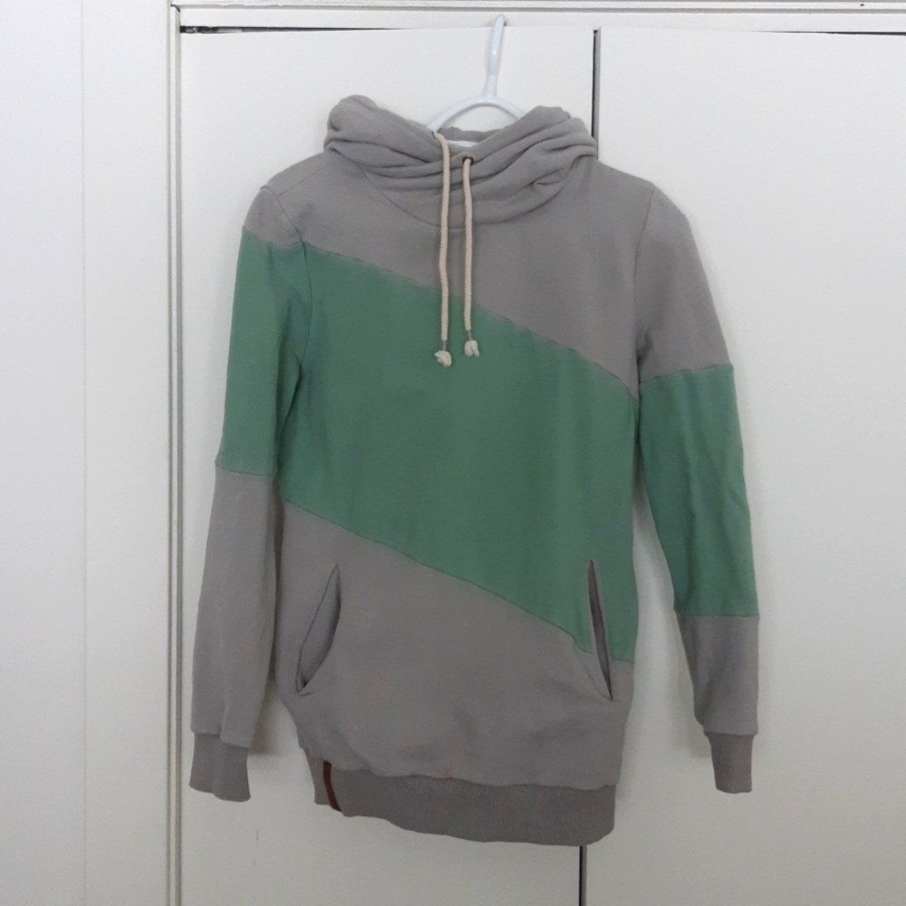 Ampersand Avenue singlehood sweater, medium, mint and grey